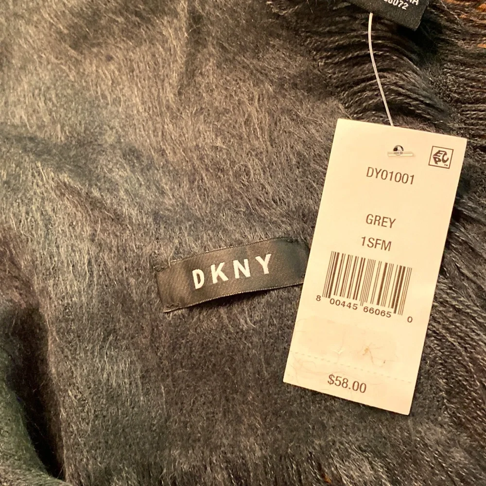 DKNY Large Woven Ombré Scarf Wrap Shawl Grey/Charcoal (approx.32”x84”) - Picture 4 of 6